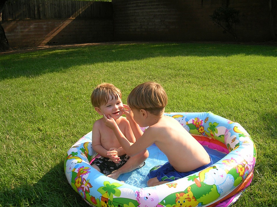 Des conseils pour choisir la meilleure piscine gonflable