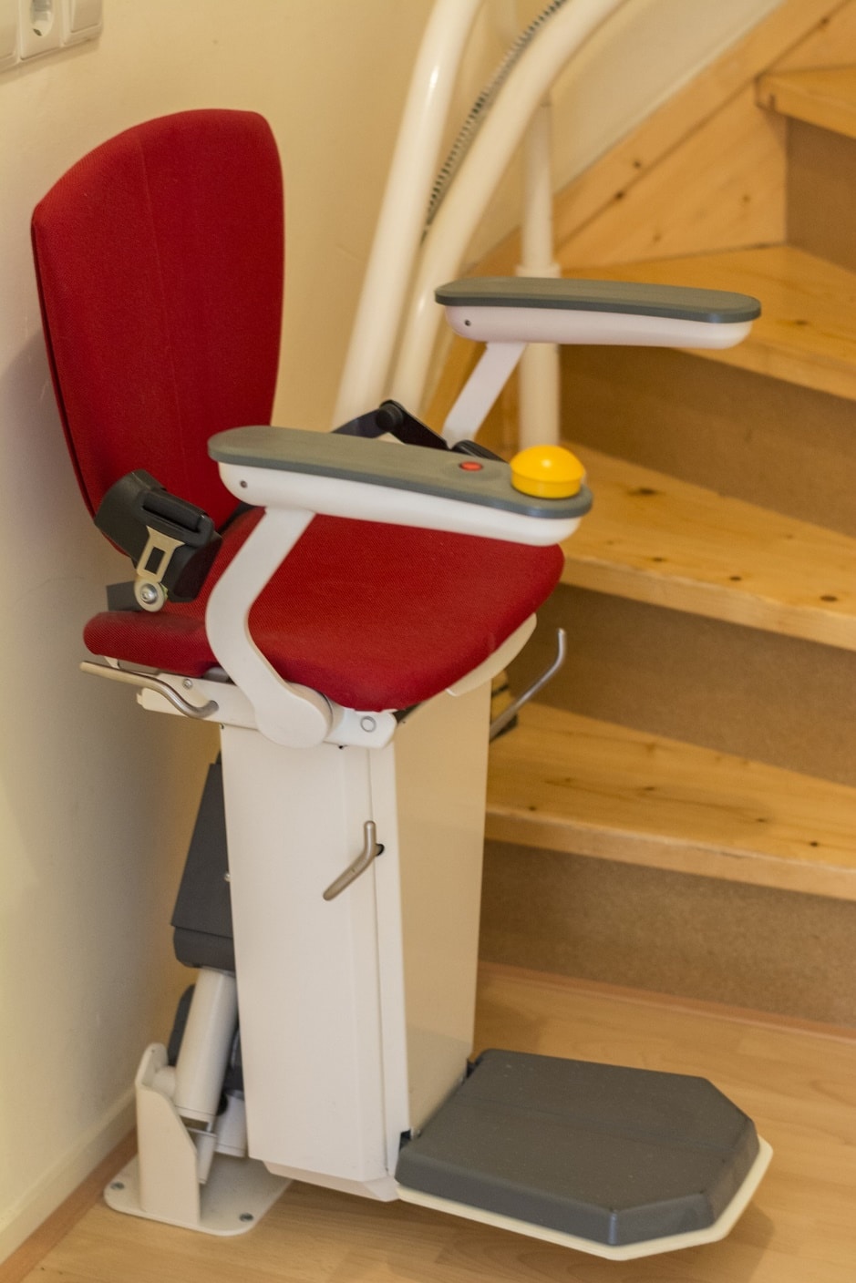 Pourquoi est-il préférable d’acheter un monte-escalier d’occasion ?